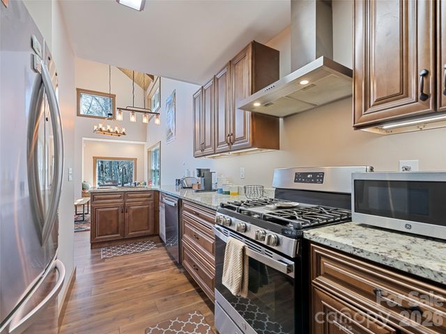 188 Bear Track Trail, Maggie Valley, NC 28751