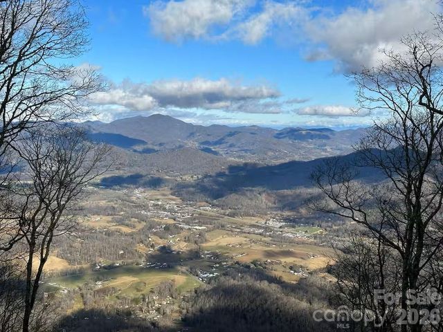 188 Bear Track Trail, Maggie Valley, NC 28751