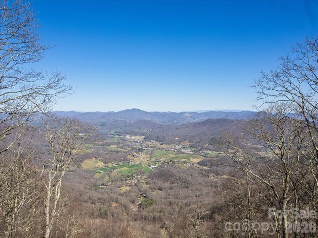 188 Bear Track Trail, Maggie Valley, NC 28751