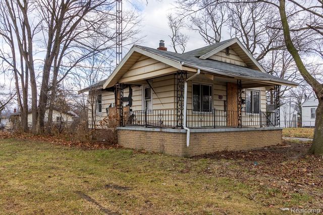 2434 Mackin Road, Flint, MI 48504