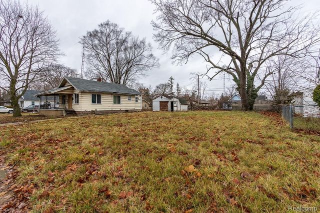 2434 Mackin Road, Flint, MI 48504