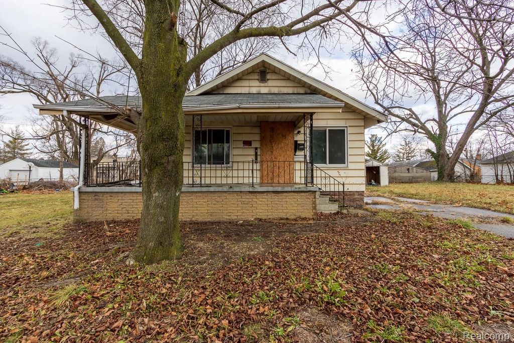 2434 Mackin Road, Flint, MI 48504