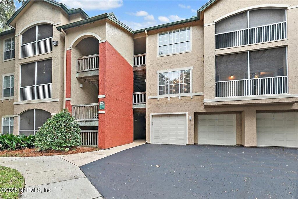 160 VERACRUZ Drive 422, Ponte Vedra Beach, FL 32082