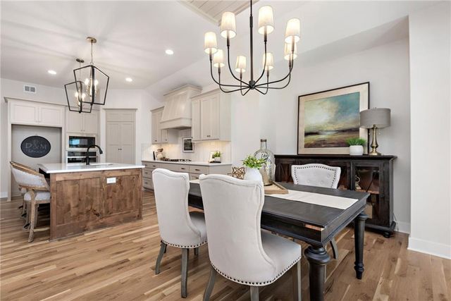 22007 W 177th Terrace, Olathe, KS 66062