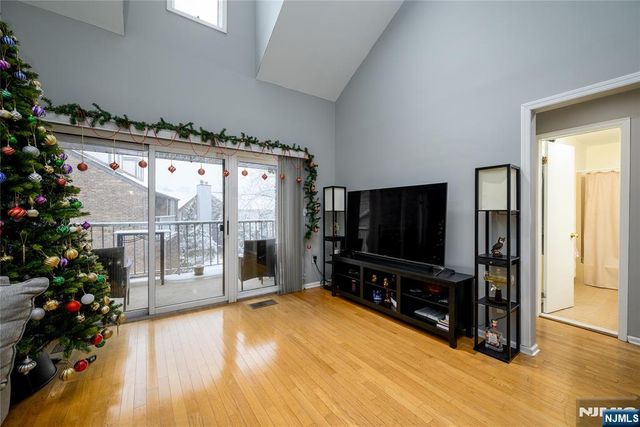 900 Valley Road D010, Clifton, NJ 07013