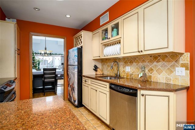 900 Valley Road D010, Clifton, NJ 07013