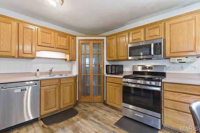 127 E Marseille Drive, St Louis, MO 63129
