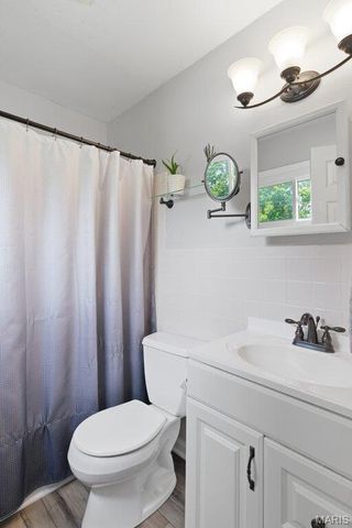127 E Marseille Drive, St Louis, MO 63129