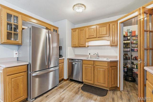 127 E Marseille Drive, St Louis, MO 63129