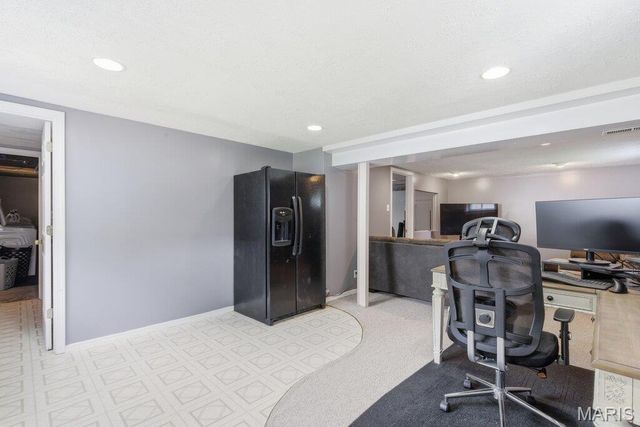 127 E Marseille Drive, St Louis, MO 63129
