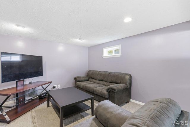 127 E Marseille Drive, St Louis, MO 63129