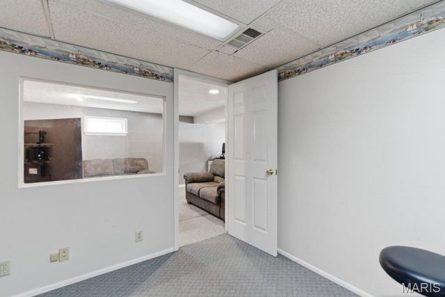 127 E Marseille Drive, St Louis, MO 63129