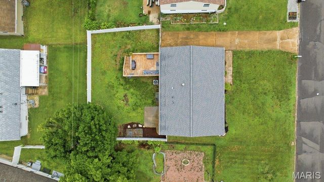 127 E Marseille Drive, St Louis, MO 63129