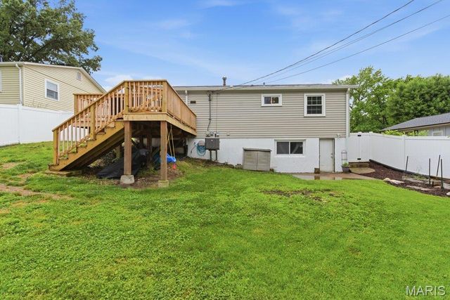 127 E Marseille Drive, St Louis, MO 63129