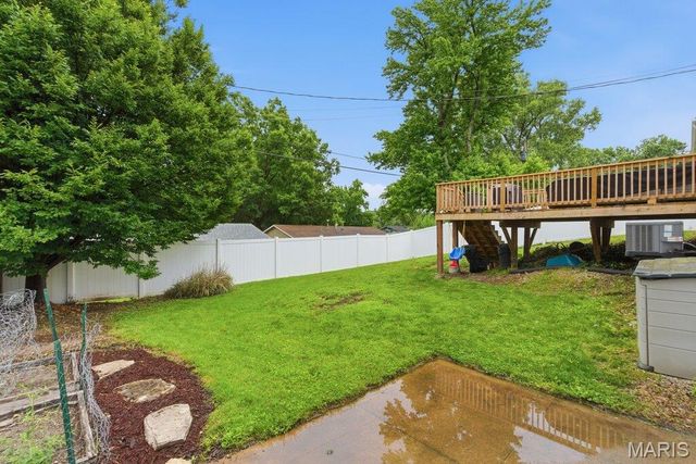 127 E Marseille Drive, St Louis, MO 63129