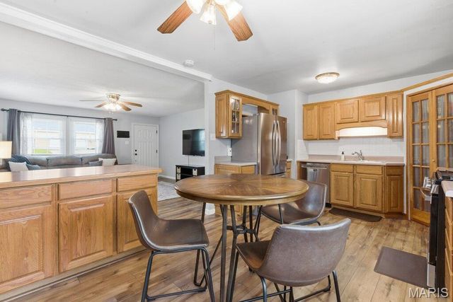 127 E Marseille Drive, St Louis, MO 63129
