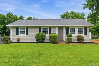 127 E Marseille Drive, St Louis, MO 63129