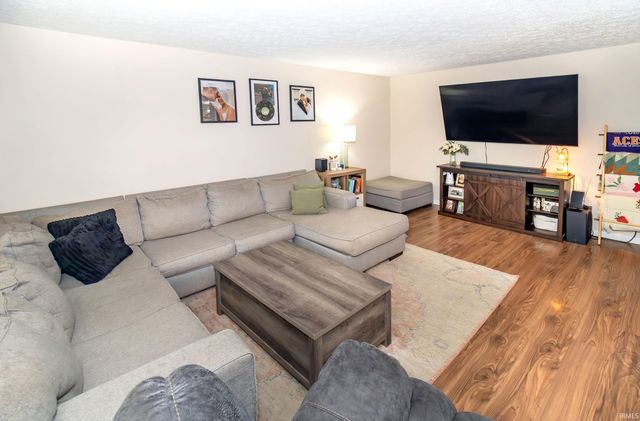 3100 Ridgewood Drive, Evansville, IN 47711