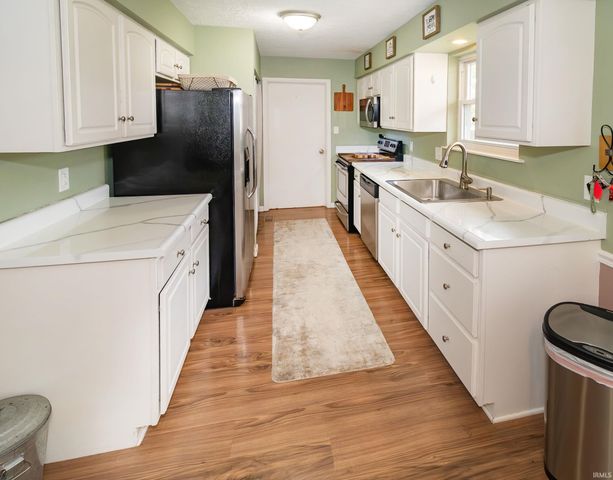 3100 Ridgewood Drive, Evansville, IN 47711