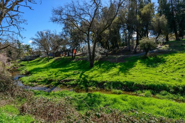 711 N Main St, Jackson, CA 95642