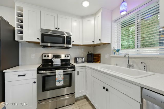 2734 COLONIES Drive, Jacksonville Beach, FL 32250