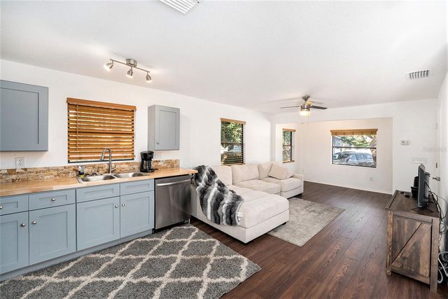 2852 59TH AVENUE N, St Petersburg, FL 33714