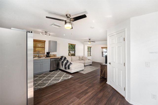 2852 59TH AVENUE N, St Petersburg, FL 33714