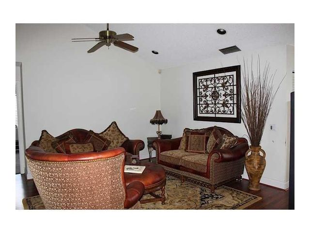 2330 Columbia, Weston, FL 33326