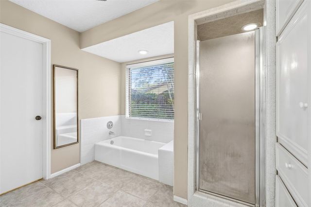 112 Quiet Wind Drive, Conroe, TX 77356