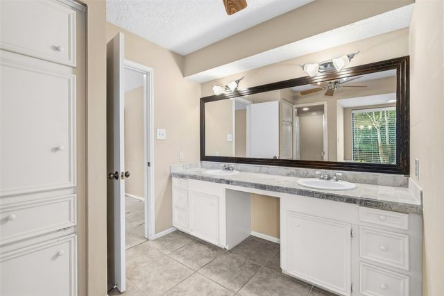 112 Quiet Wind Drive, Conroe, TX 77356