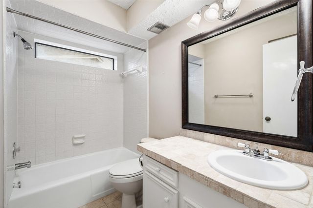 112 Quiet Wind Drive, Conroe, TX 77356