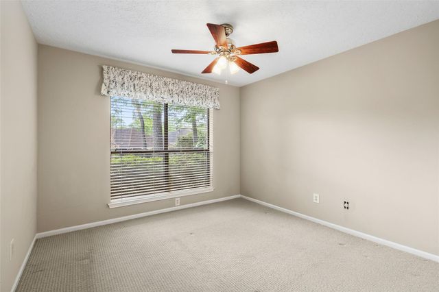 112 Quiet Wind Drive, Conroe, TX 77356