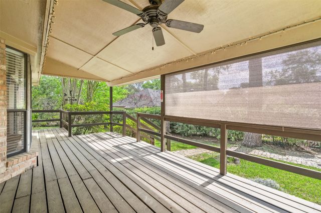 112 Quiet Wind Drive, Conroe, TX 77356