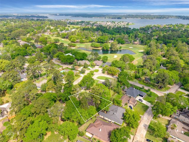 112 Quiet Wind Drive, Conroe, TX 77356