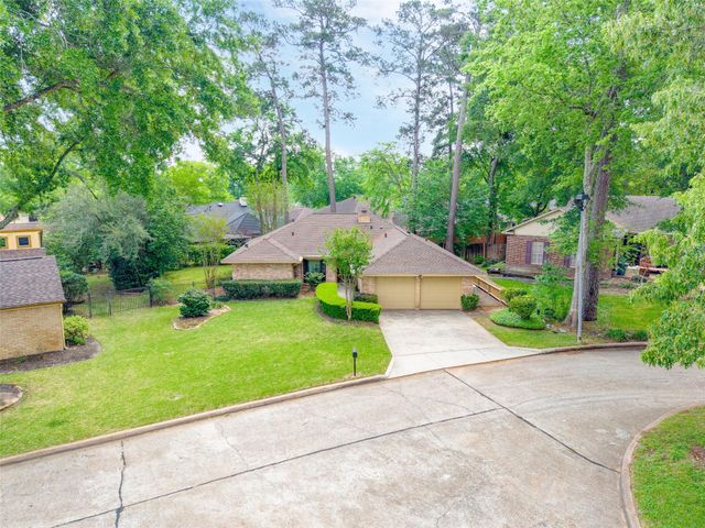 112 Quiet Wind Drive, Conroe, TX 77356