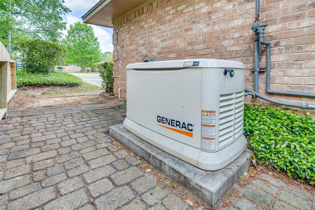 112 Quiet Wind Drive, Conroe, TX 77356