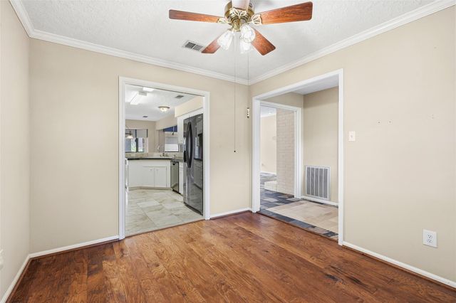 112 Quiet Wind Drive, Conroe, TX 77356