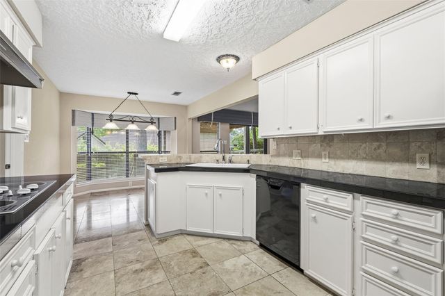 112 Quiet Wind Drive, Conroe, TX 77356