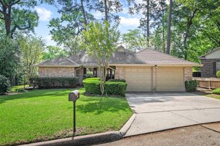 112 Quiet Wind Drive, Conroe, TX 77356