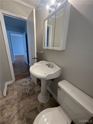 1135 14th Place E, Tuscaloosa, AL 35404