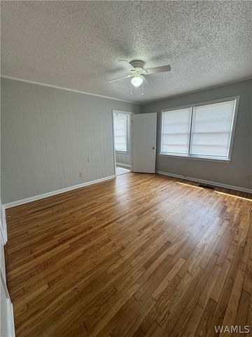 1135 14th Place E, Tuscaloosa, AL 35404
