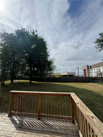 1135 14th Place E, Tuscaloosa, AL 35404