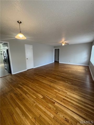 1135 14th Place E, Tuscaloosa, AL 35404