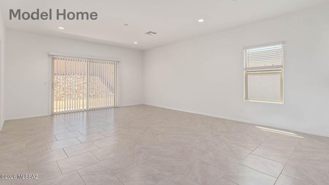 305 W Aberdeen Street, Vail, AZ 85641