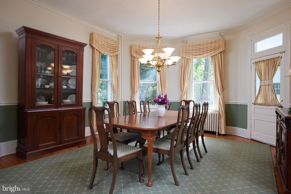 415 W MONTGOMERY AVE, Rockville, MD 20850