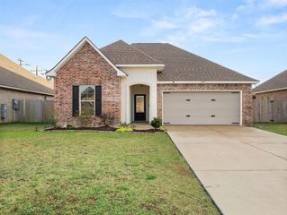 1507 Bowen Road, Lake Charles, LA 70611