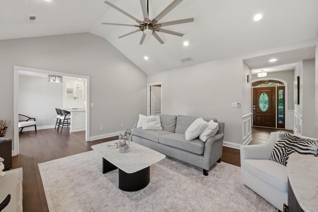 1205 Stoneridge Road, Lawrenceburg, KY 40342