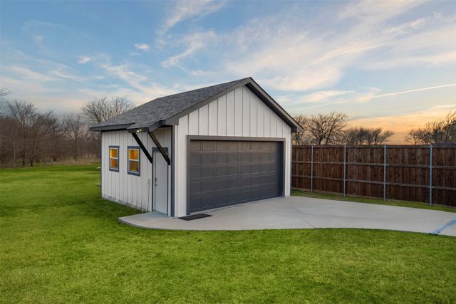 520 Fox Hill Court, Waxahachie, TX 75167