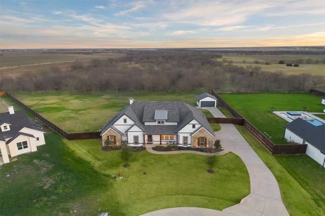 520 Fox Hill Court, Waxahachie, TX 75167