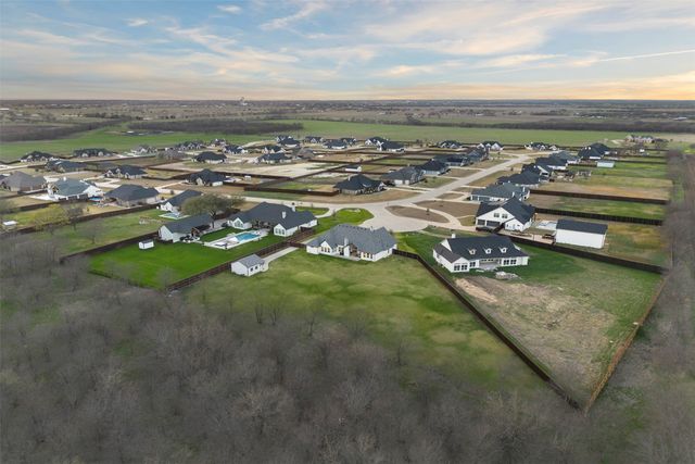 520 Fox Hill Court, Waxahachie, TX 75167